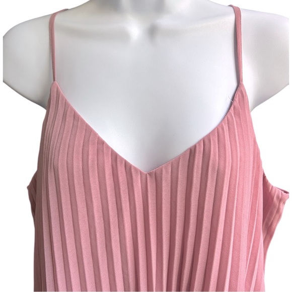 Flowy Pink Pleated Spaghetti Strap Top - Picture 1 of 6